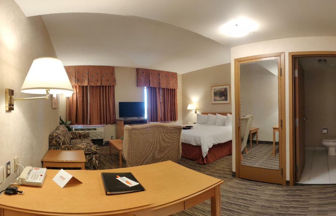 Humphry Inn And Suites Winnipeg Esterno foto